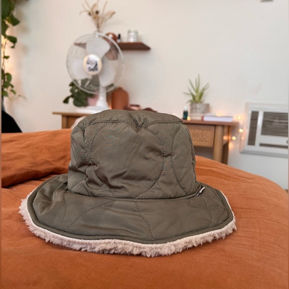 Brixton reversible olive green sherpa bucket hat- XS/S - Picture 1 of 6